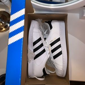 Adidas Superstar Sneakers
